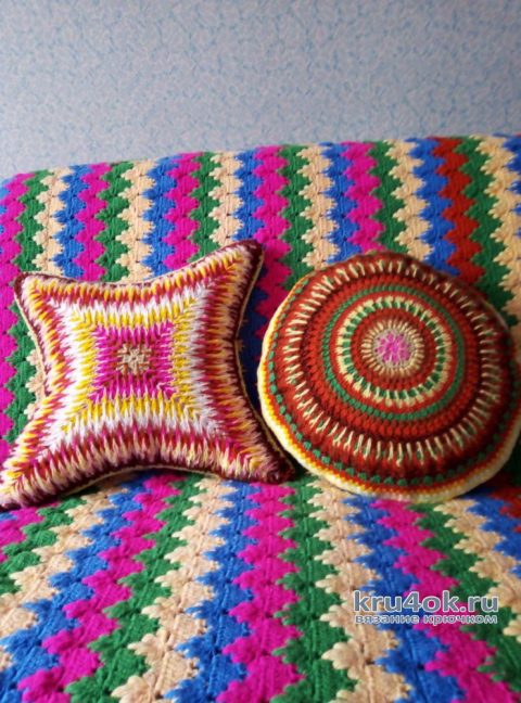 Декоративные подушки для дивана крючком. Работа Николая Мошкина вязание и схемы вязания