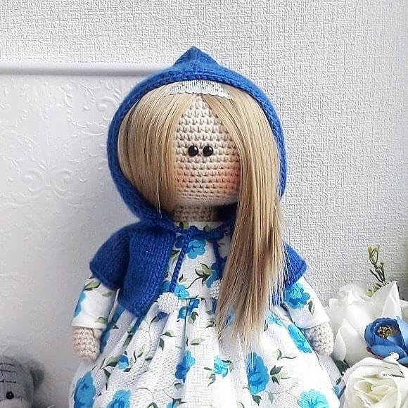 Амигуруми болеро с капюшоном для куклы спицами